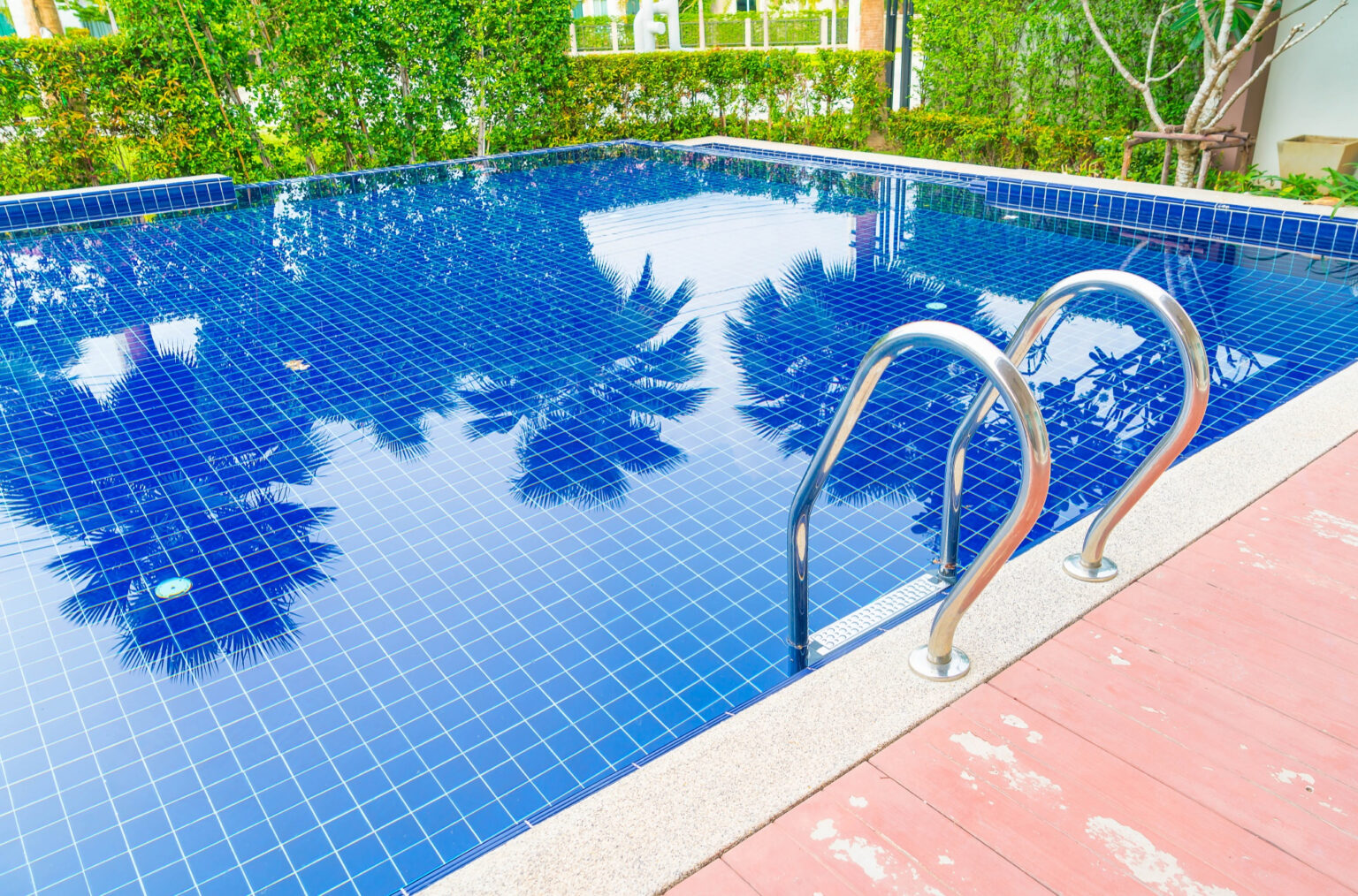 Somos especialistas en mantenimiento integral de piscinas.