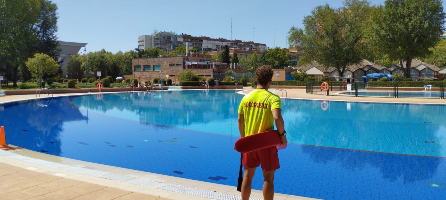 Presupuesto para mantenimiento y limpieza de piscinas en comunidades